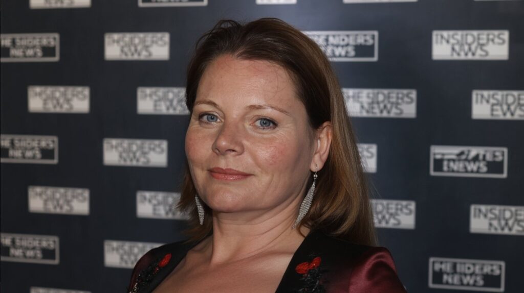 Joanna Scanlan Net Worth