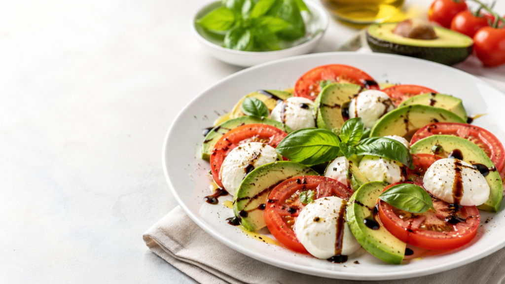 best ensalada caprese con palta near me